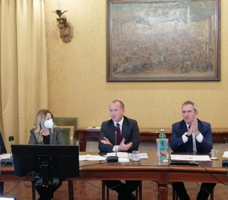 L'Assessore Lucia Fortini con il Presidente PI Confindustria Campania Pasquale Lampugnale ed il Presidente Confindustria Campania Luigi Traettino